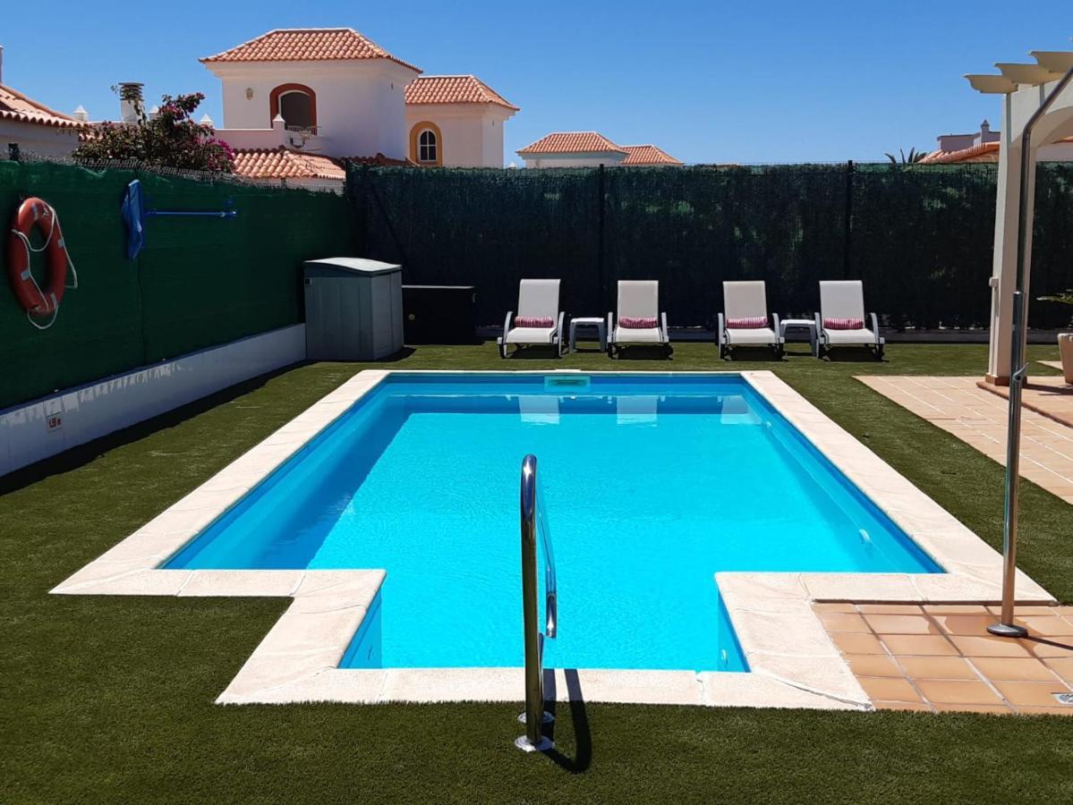 Dwarika, Away From - Private Heated Pool 别墅